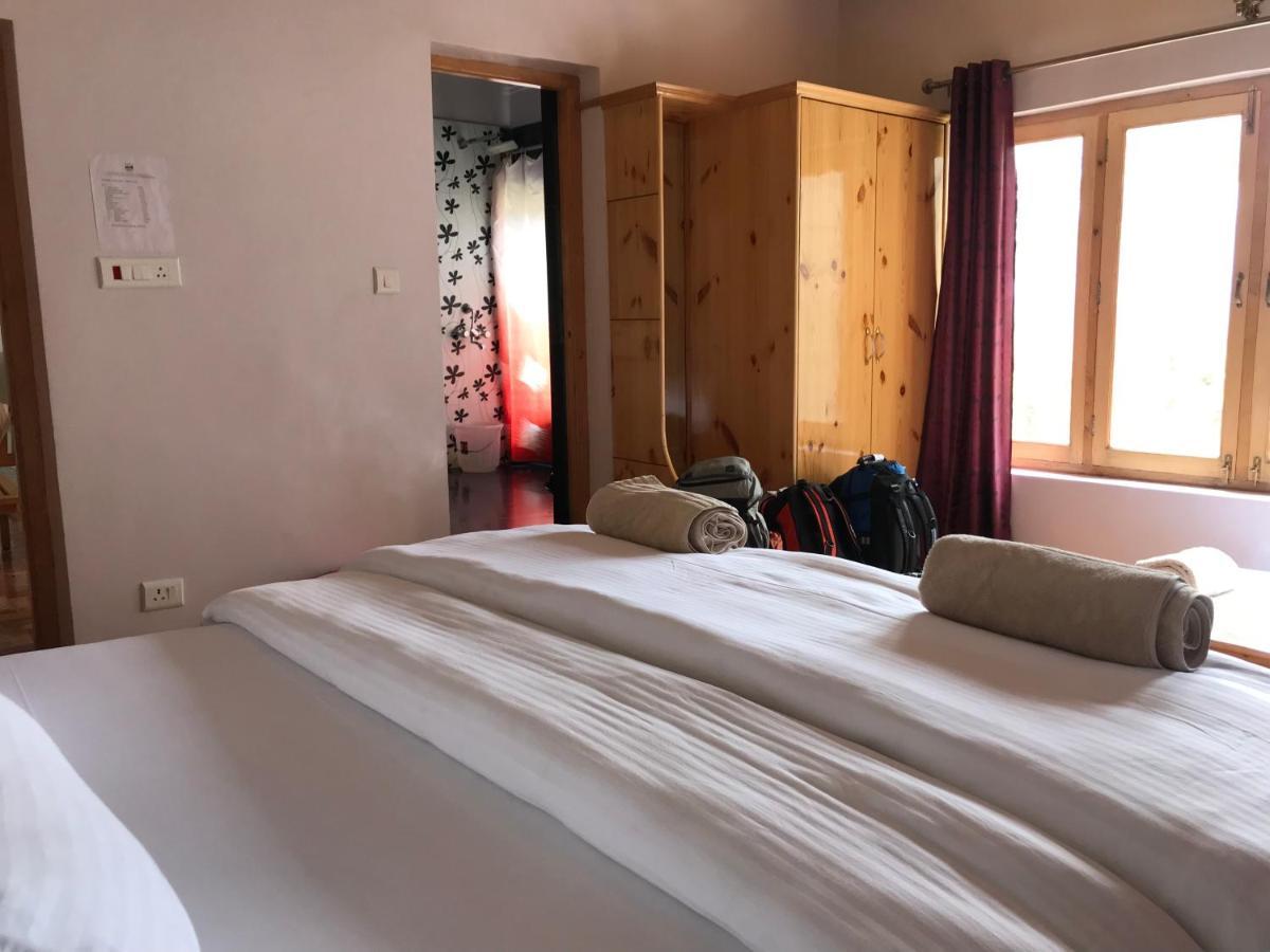 Raku Guest House Leh Buitenkant foto